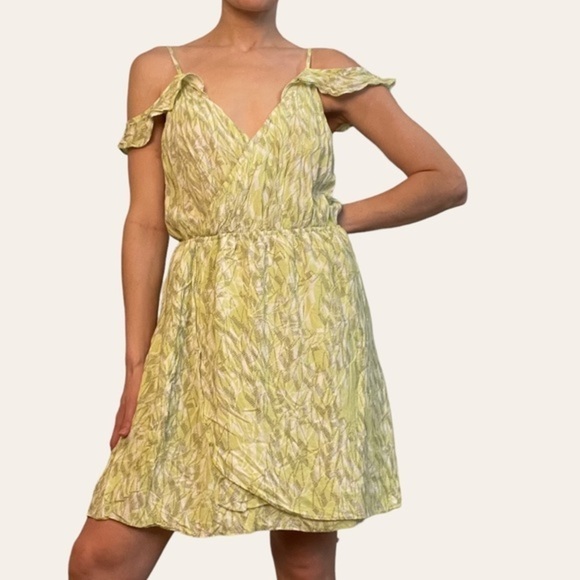 BCBGeneration Front Wrap Patterned Dress 💕 - Picture 3 of 16